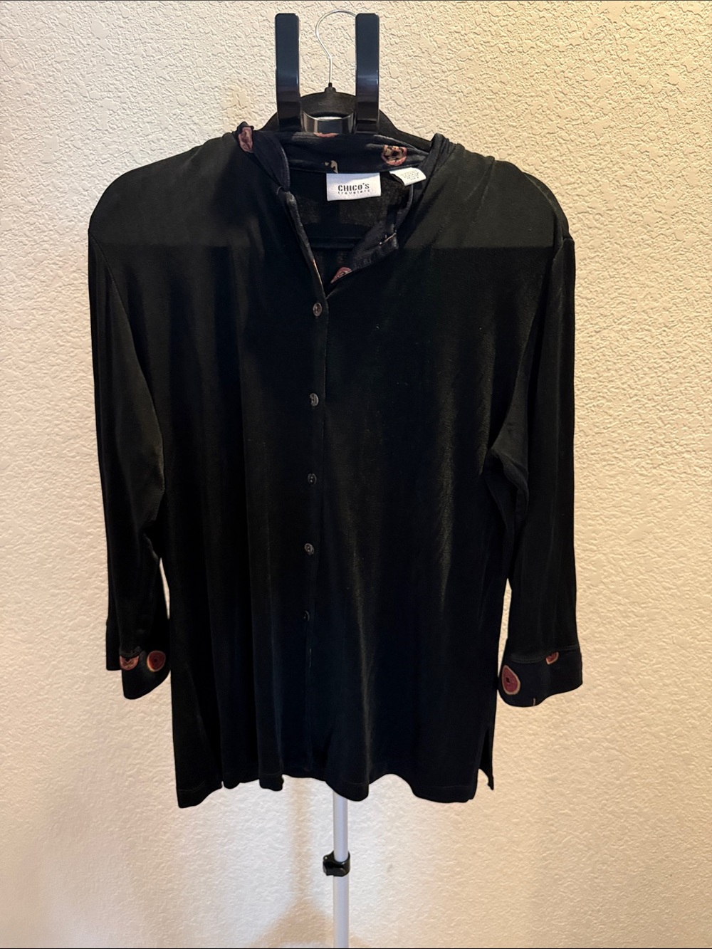 Chico's black travelers Long-Sleeve Button-Down Shirt with Accent. Size 3